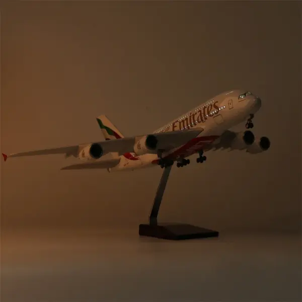 Emirates Airlines Airbus A380/B777 Model Plane - Image 12