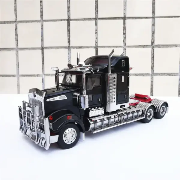 1:32 Scale Diecast Kenworth T909 Truck Model - Image 9