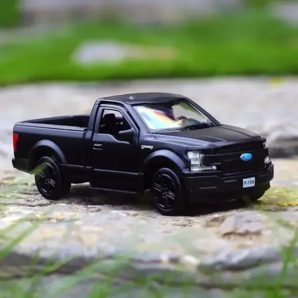 1:36 Scale Ford F-150 Raptor Diecast Model - Image 3