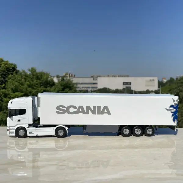 1:50 Scale Diecast Alloy Scania Truck Model - Image 2