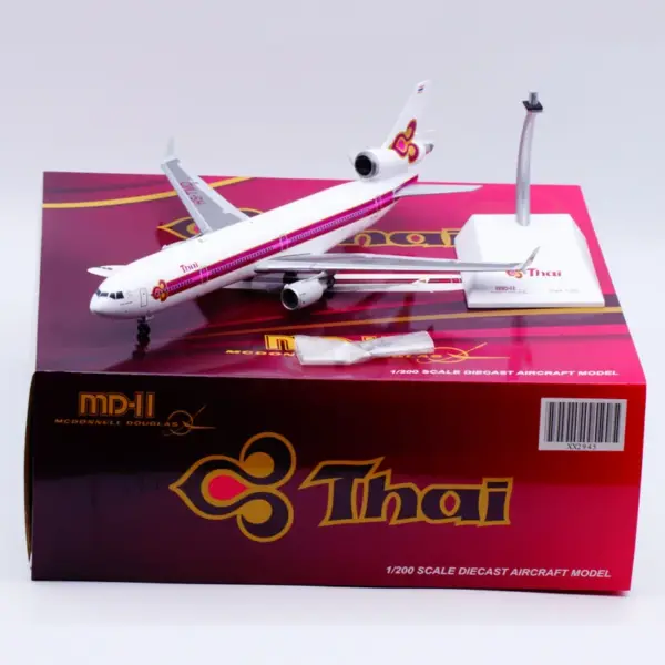 1:200 Scale Thai Airways Diecast Model Aircraft - Image 2