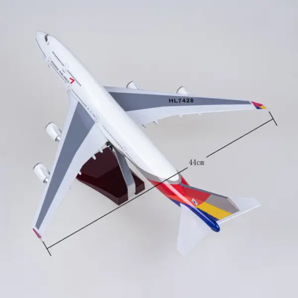 1/160 Scale B747 Korean Airline Model with LED - Image 4