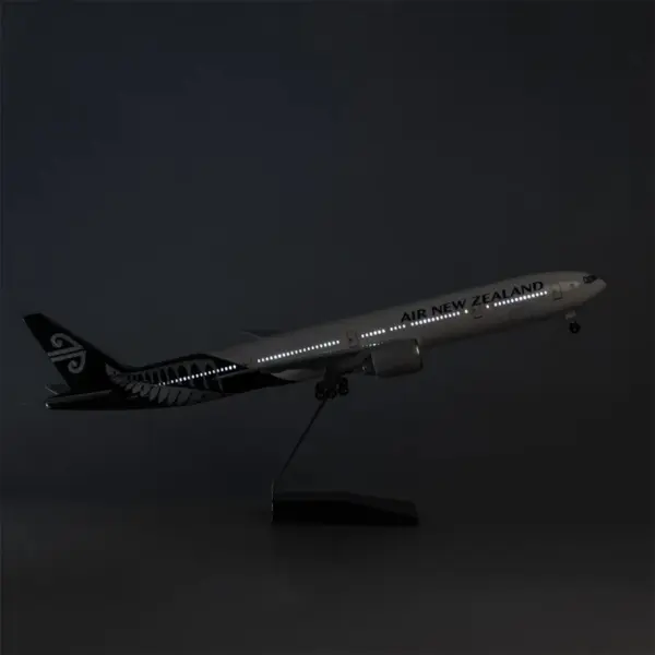 Boeing 777 Diecast Model Airplane 1:157 Scale - Image 8