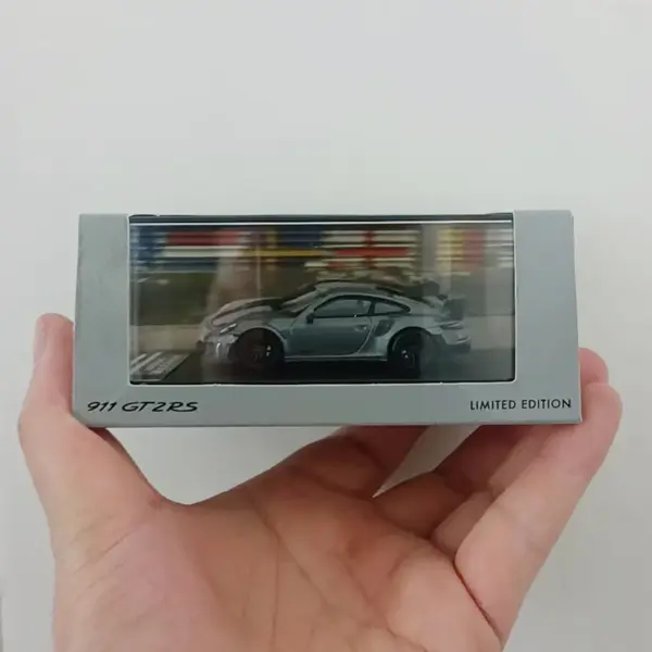 1:64 Scale Alloy Diecast 911GT RS Model Car - Image 3