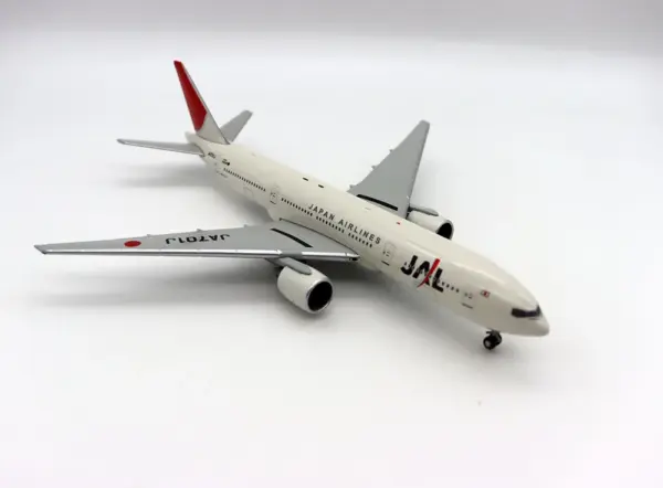 1/400 Scale Boeing 777 Japan Airlines Model - Image 2