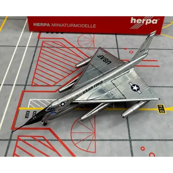 1/200 Scale U.S. Air Force B-58A Bomber Model - Image 3