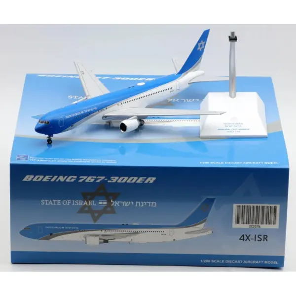 Diecast Boeing 767-300ER Model 1:200 Scale - Image 2