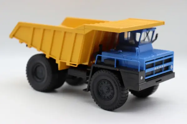1/43 Scale Belaz 7548 Diecast Truck Model - Image 3