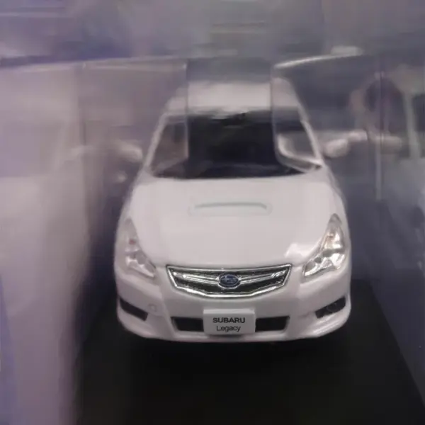 Subaru Legacy 2010 Diecast Model 1:43 Scale - Image 3