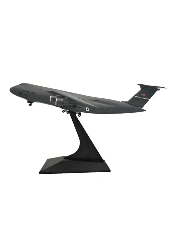 Lockheed C-5 Galaxy Diecast Model 1:400 Scale - Image 7