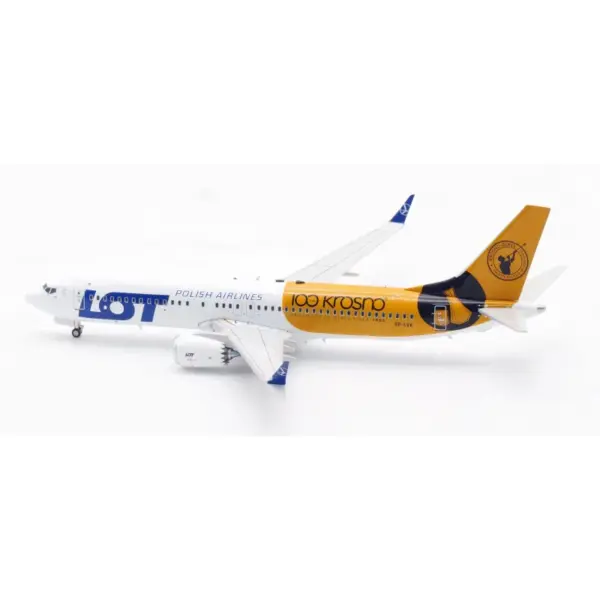 1:200 Diecast LOT Polish Airlines Boeing 737 Model - Image 5