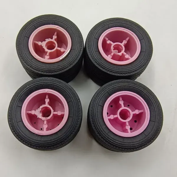1:24 Scale Truck Rear Wheel Assembly Set - Image 8