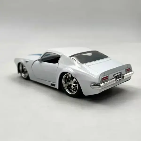 1972 Pontiac Firebird Diecast Model 1:32 Scale - Image 4