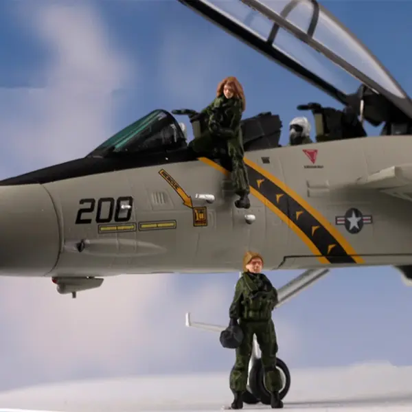 1/72 Scale American Female Fighter Pilots Set - Image 2