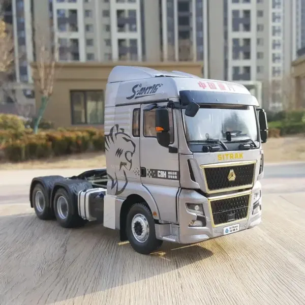 1:24 Scale Shandeka C9H Truck Model - Image 3