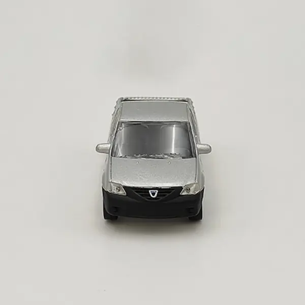 Diecast Alloy Logan Pickup Truck Model Car - Image 4