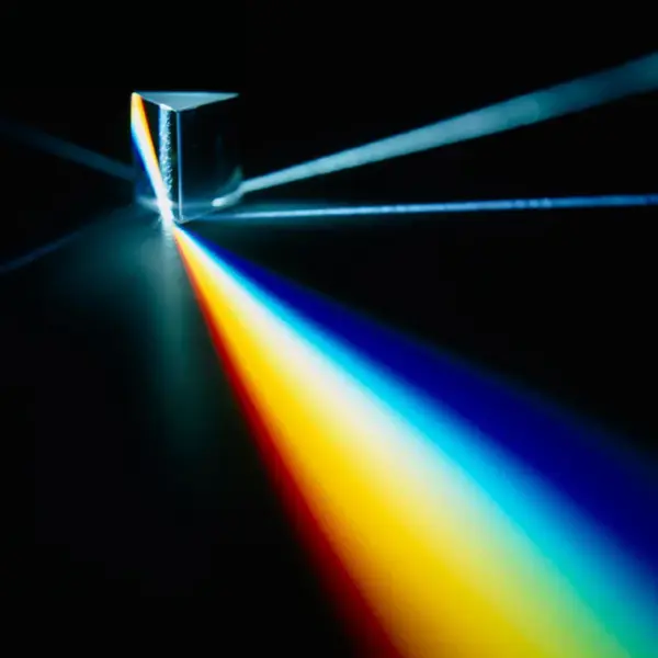 Triangular Glass Prism for Kids Physics Experiments - Image 4