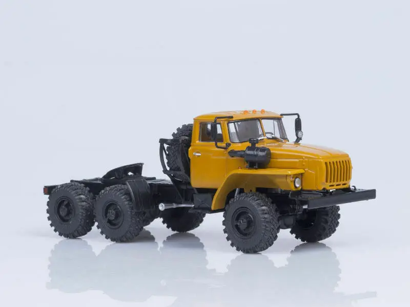 1:43 Scale Ural 44202-0311-31 Diecast Truck 2 1:43 Scale Ural 44202-0311-31 Diecast Truck - Image 2