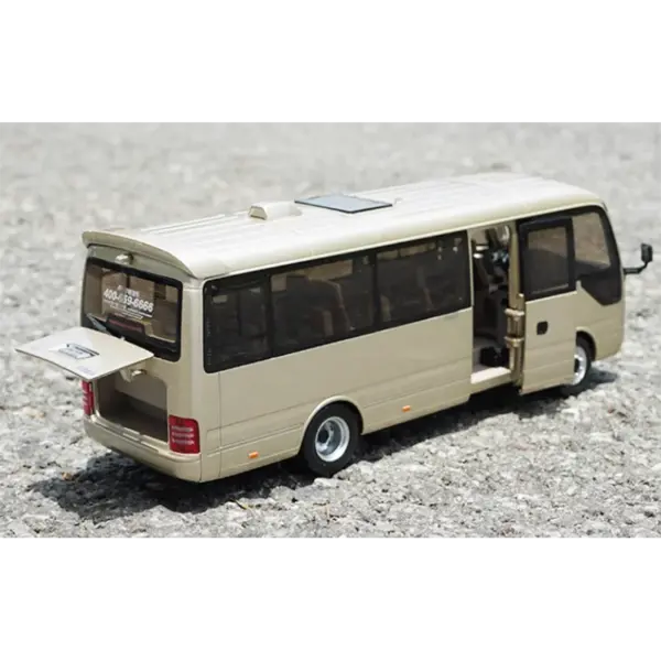 1:32 Scale Yutong T7 Diecast Bus Model - Image 5
