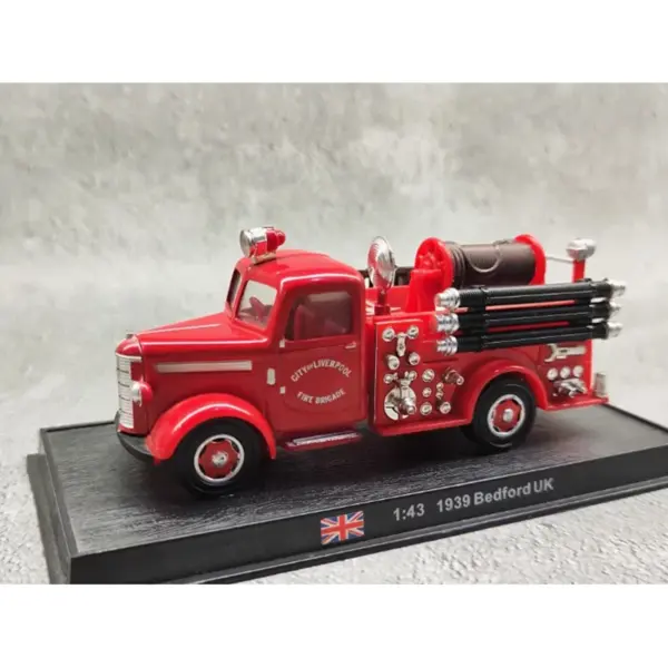 1:43 Scale 1939 Bedford UK Fire Truck Model - Image 2