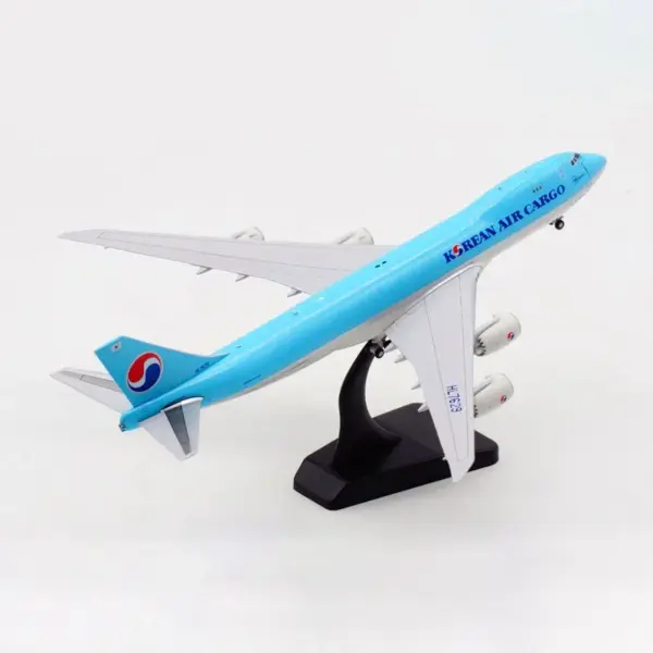 Korean Air Cargo B747-8F Diecast Model 1:400 - Image 6