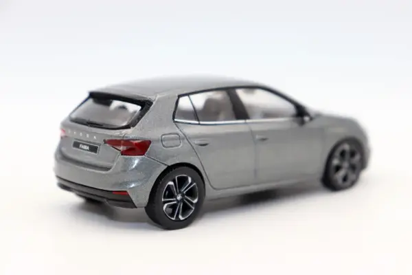 1:43 Scale Skoda Fabia Diecast Car Model - Image 4