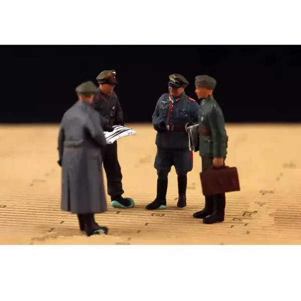 1/72 Scale German Officer Figures Set of 4 - Image 3