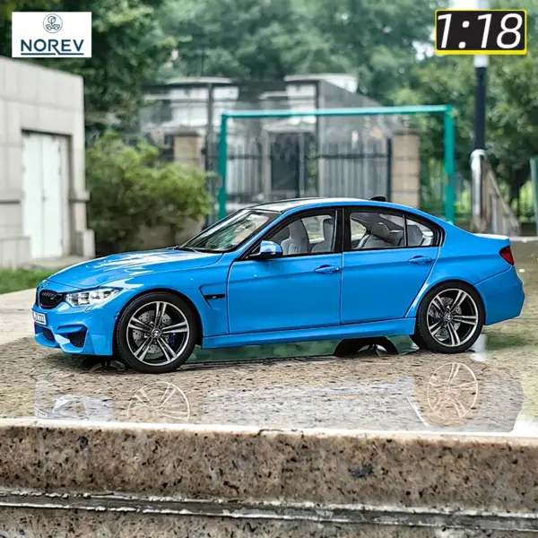 1:18 Scale Diecast BMW M3 F80 Model Car - Image 5