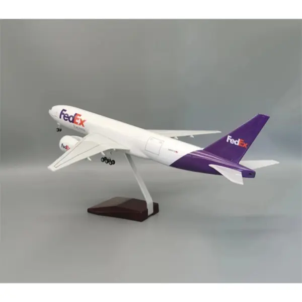 B777-200 FedEx Cargo Airlines Model Plane - Image 5