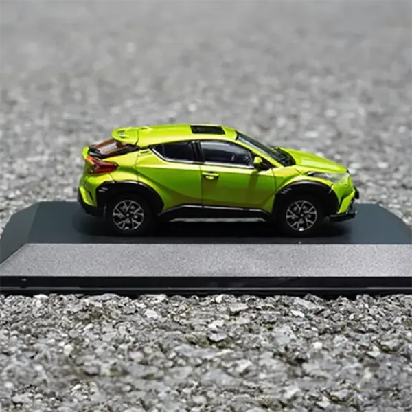 Diecast 1:43 Scale C-HR Alloy Model Vehicle - Image 6