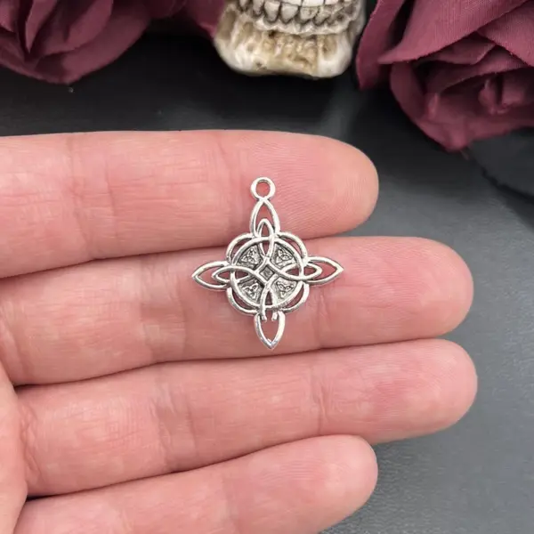10pcs Silver Celtic Knot Charms Pendants - Image 2