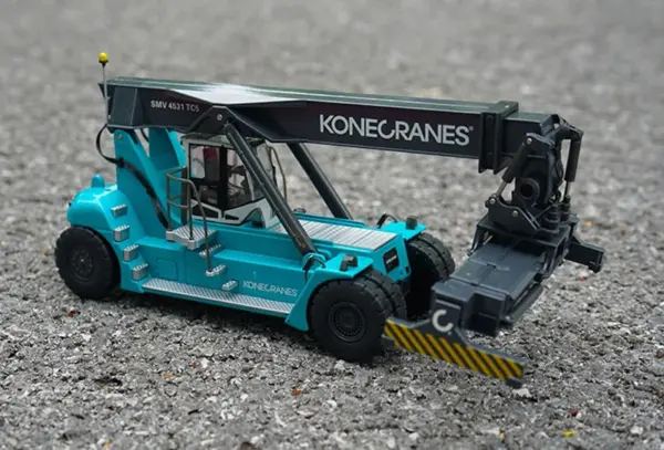 1:50 KONECRANES Container Reach Crane Model - Image 2