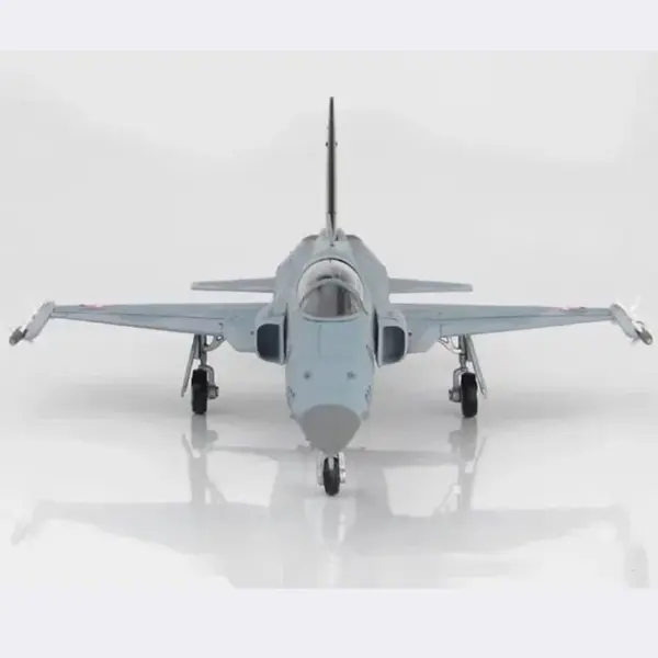 1:72 Scale F-5E Tiger II Fighter Model - Image 3