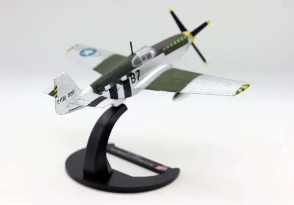 1/72 Scale North American P-51B Mustang Model - Image 2