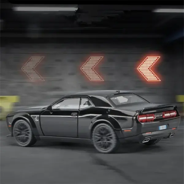 1:32 Dodge Challenger SRT Hellcat Diecast Model - Image 6