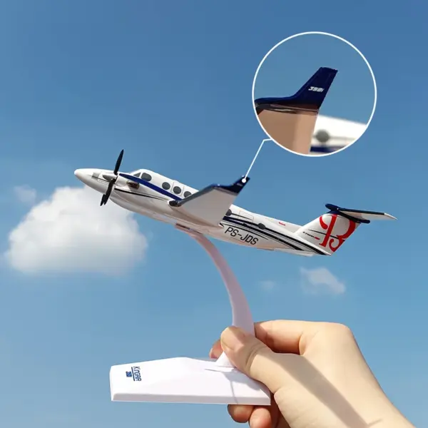 1/75 Scale King Air 350i Diecast Model Aircraft - Image 4