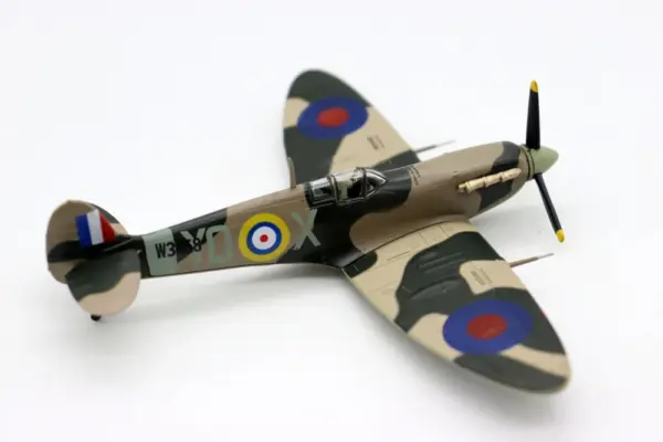 1/72 Supermarine Spitfire Mk Vb Model Aircraft - Image 3