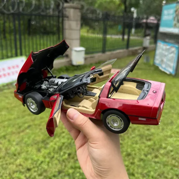 1:18 Scale Metal Chevrolet Corvette C4 Model - Image 5