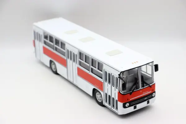 Ikarus 260 Diecast Bus Model 1/43 Scale - Image 6