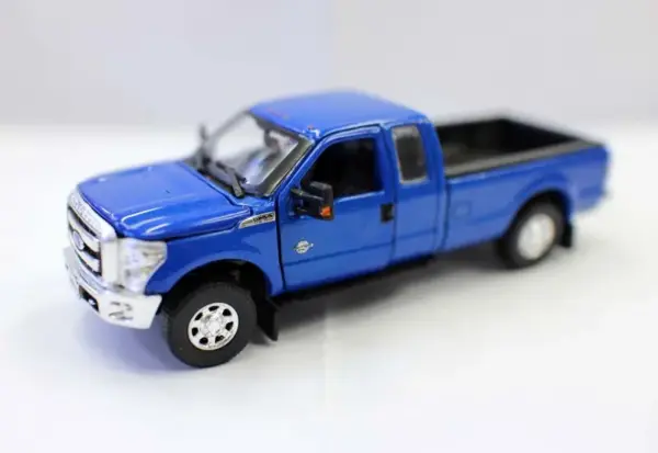 1/64 Scale F-250 Diecast Truck Model - Image 8