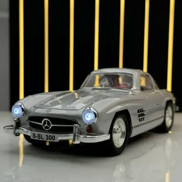 1:24 Diecast Mercedes-Benz 300SL Model Car