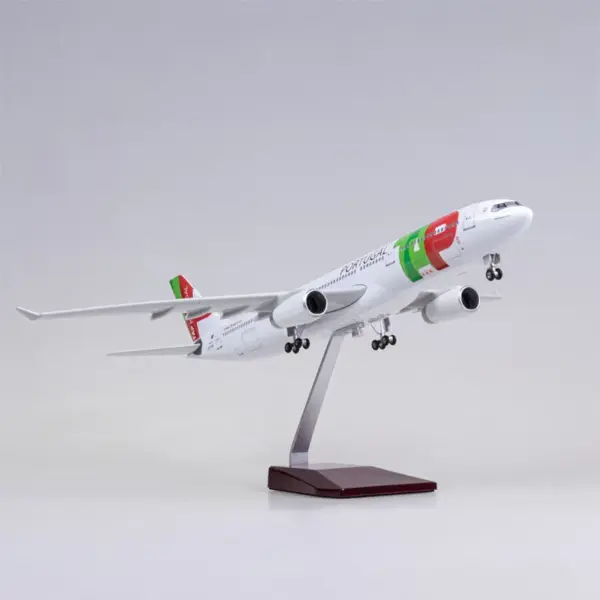 Air Portugal Airbus A330 Diecast Model 47CM - Image 2