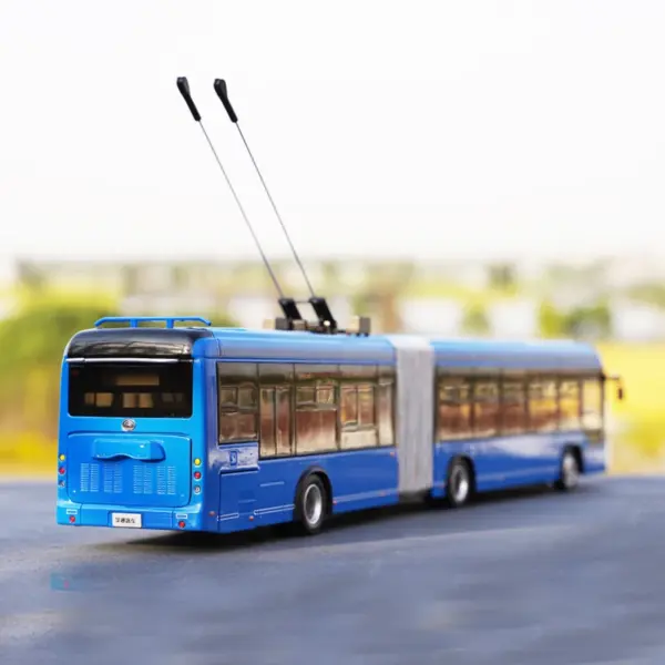 1/42 Scale Dual-Source Trolleybus Model - Image 3