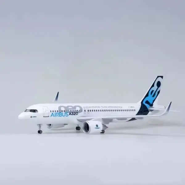 1:80 Scale Airbus A320neo Model Airplane - Image 2