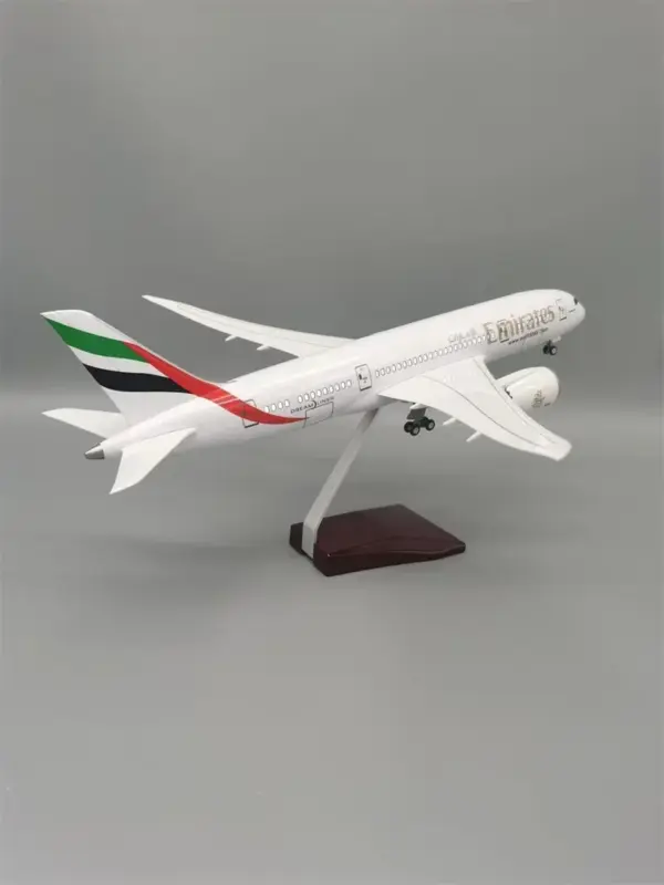 Emirates B787 Diecast Model with LED Lights - Image 6