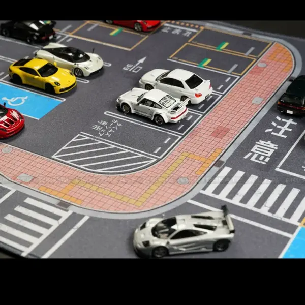 1:64 Scale City Road Scene Mat - Image 4