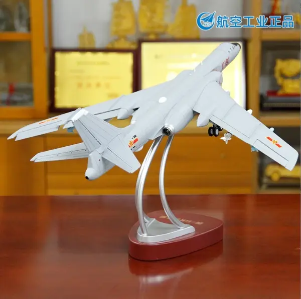1:72 Scale H6 Die Cast Military Aircraft Model - Image 2