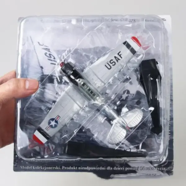 1/72 Scale Diecast WWII T6 LT-6G Aircraft Model - Image 2