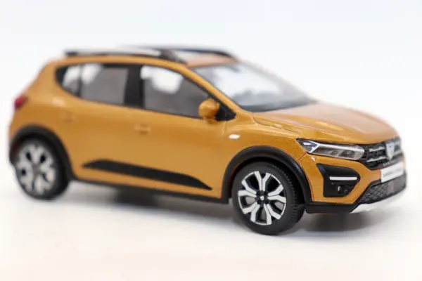 Dacia Sandero Stepway 2021 Diecast Model 1/43 - Image 3