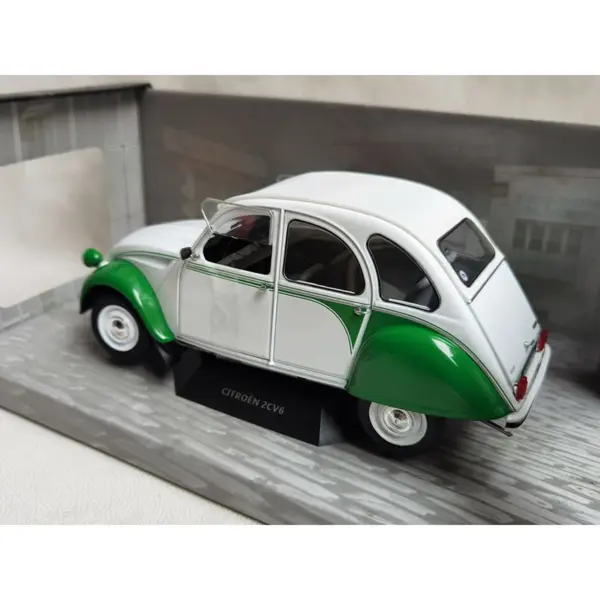 Citroën 2CV6 1985 Diecast Model Car 1:18 - Image 3